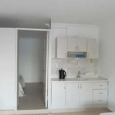Serena Suites Apartmanhotel 3*