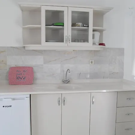 Serena Suites Apartmanhotel 3*