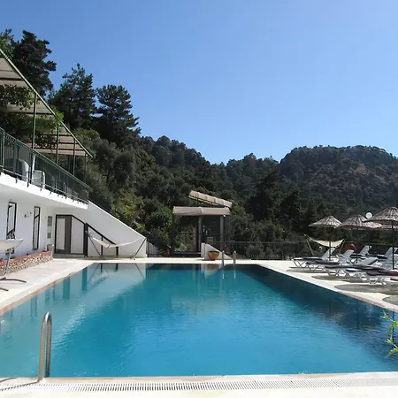 Serena Suites Lejlighedshotel 3*